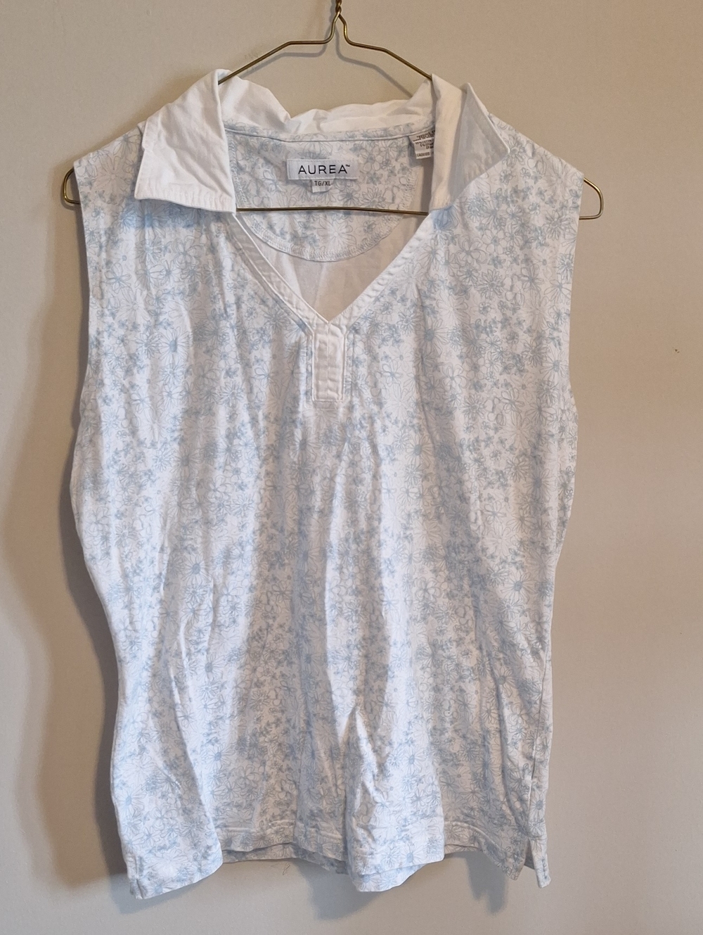 Light Blue Floral Collared Sleeveless Camisole